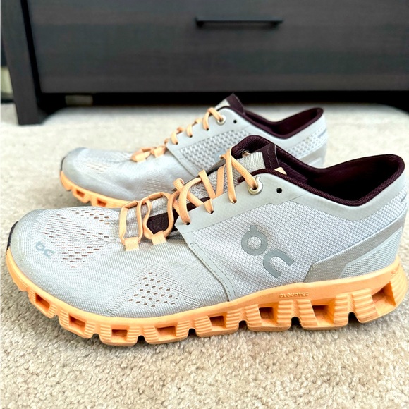 On Running Shoes - On Running Cloud X Sneakers